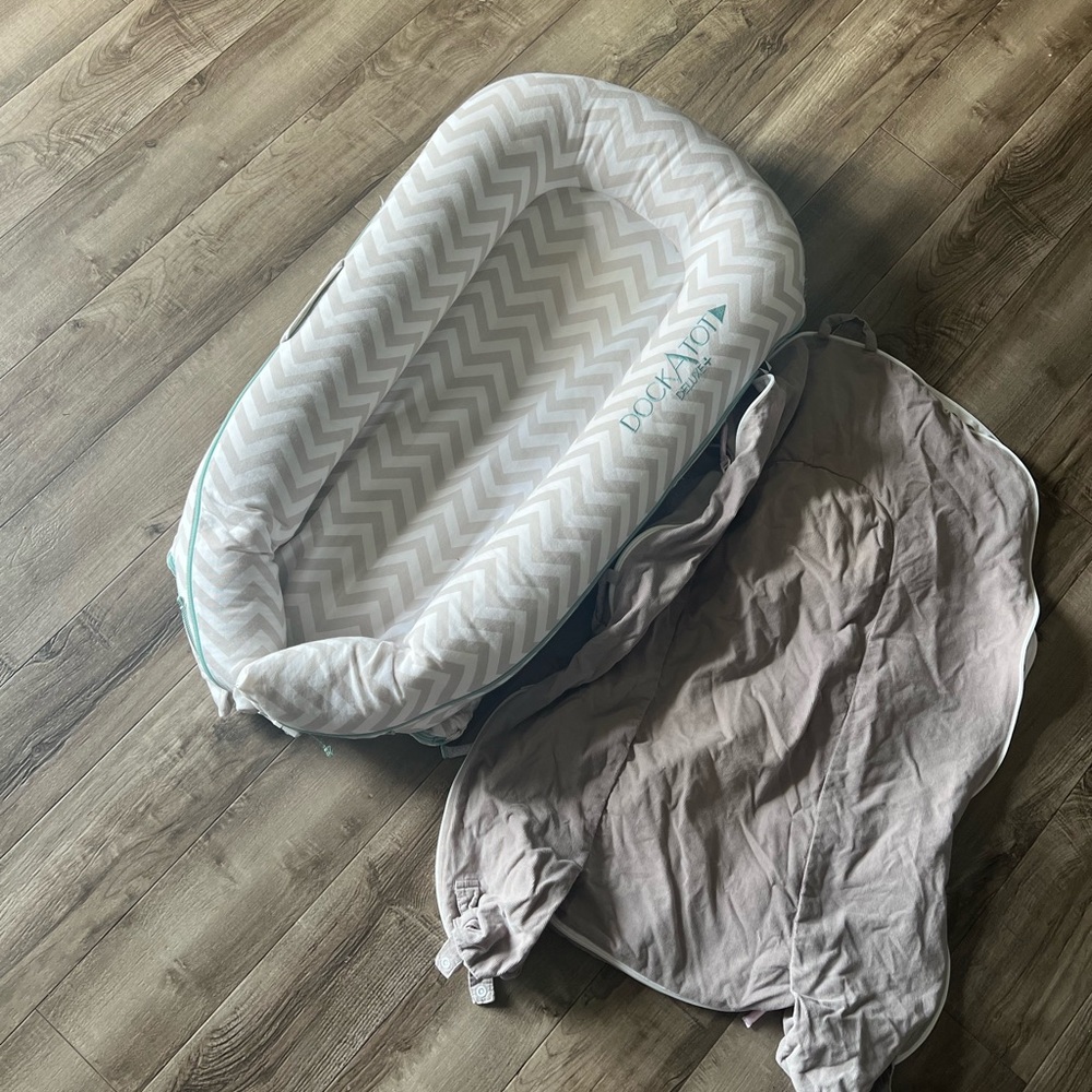 DockATot Deluxe+ Dock in Chevron Pattern with extra cover